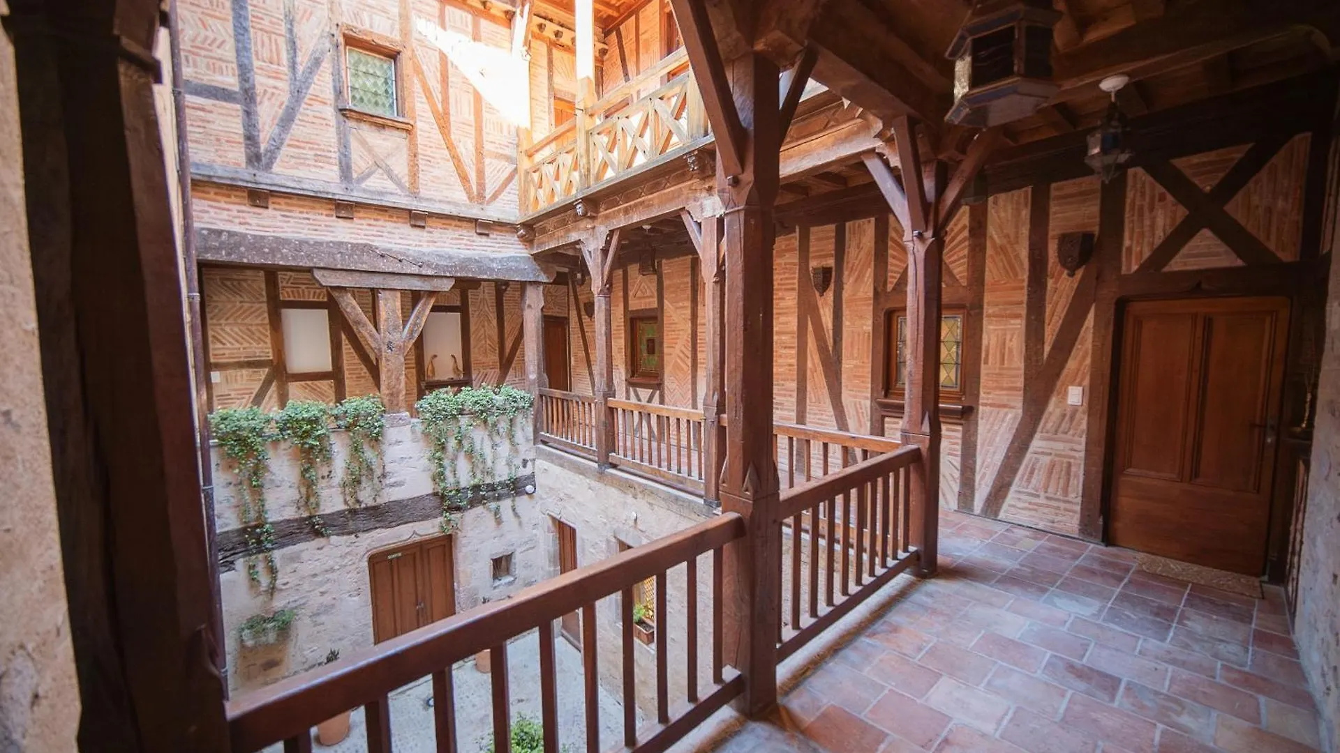 La Maison Bakéa Cordes-sur-Ciel 3*,  Francia